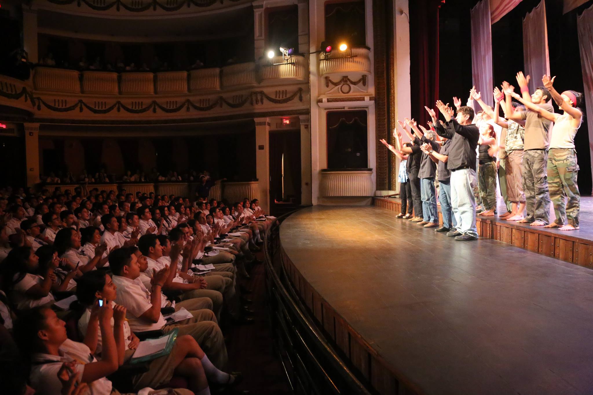 Andares ES. Final bow of dress rehearsal open to students. Teatro Nacional de El Salvador. Jun 2018